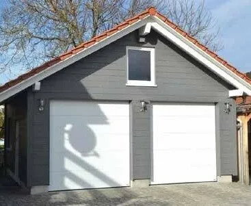 Garage / Carport