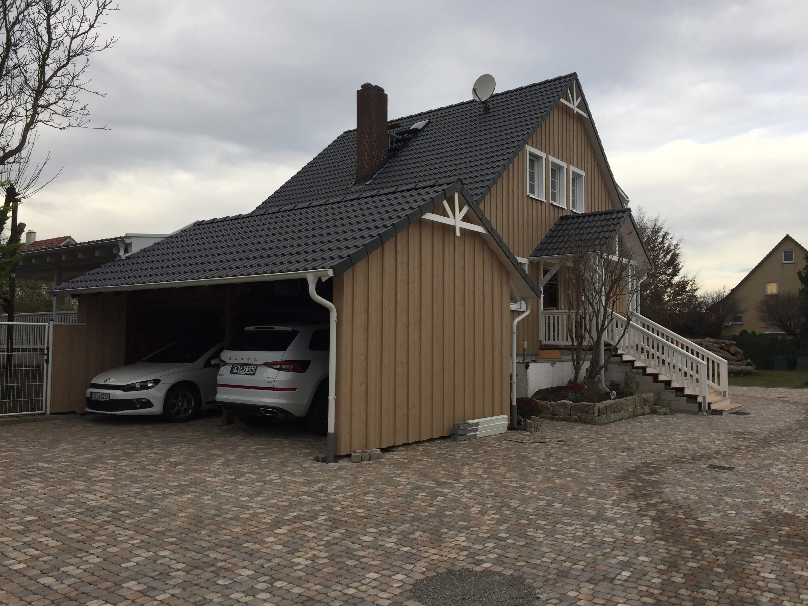 Jasmin-Dämmung aus Hobelspänen und Lehm